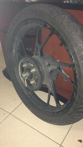 Roda traseira pé de galinha