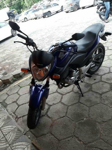 Moto CB300 - 2010