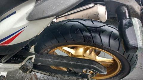 Honda CB300 R Capitão América - 2015