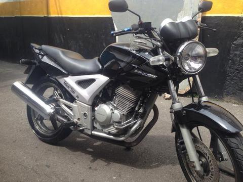 Twister Cbx 250!! Zerada! Pneus novos. - 2004