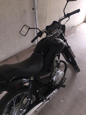 Vendo 150 emplacada até 2020 moto nada pra fazer só andar - 2009