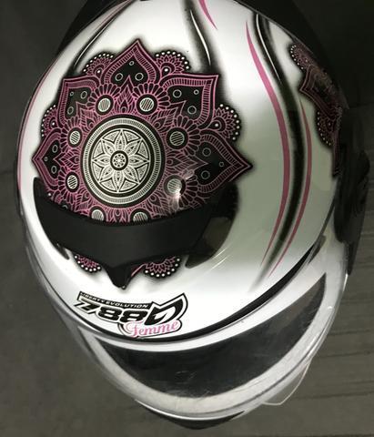 Capacete feminino