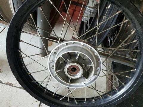 Roda traseira xre 300 original nova