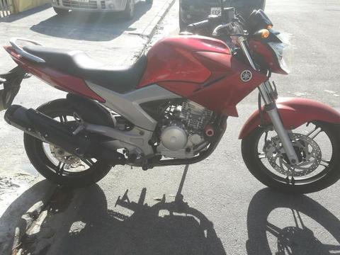 Yamaha Fazer 250 ys vermelha - 2012