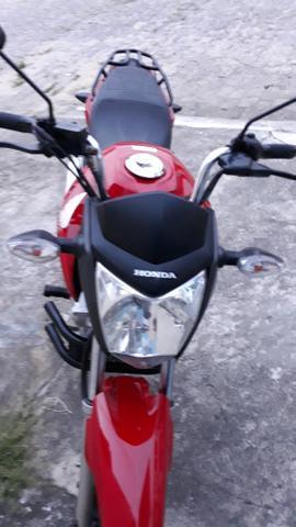 Vendo esta moto cg fan bem conservada ano 2014 - 2014