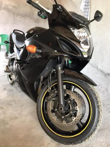 Linda moto gsx 650F - 2016