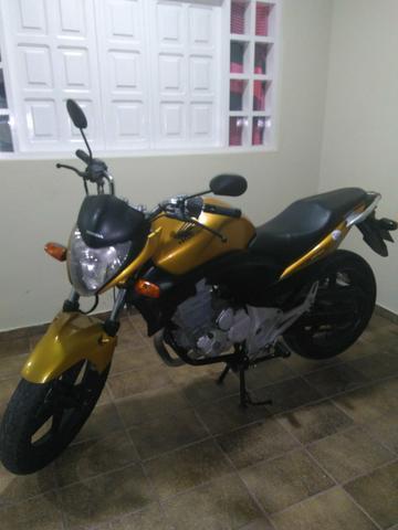 Vendo moto cb 300 - 2010