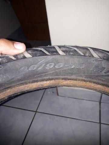 Pneu pirelli para moto