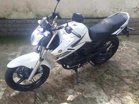 Moto Yamaha Fazer 250 - 2014