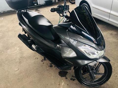 Honda Pcx 150 Nova , apenas 3500km c/ baú , Oportunidade !!!! - 2017