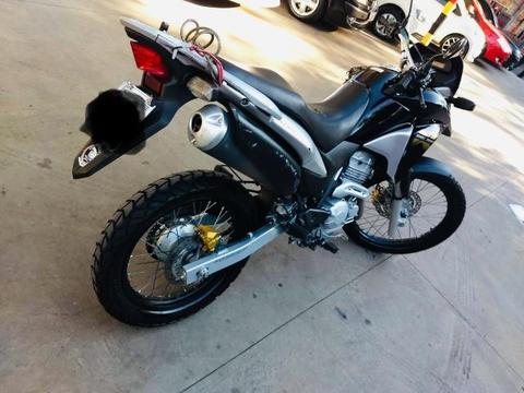 Oportunidade!! Moto super conservada - 2014