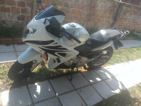 Vendo cb 300 ano 2012 modelo 2012 - 2012