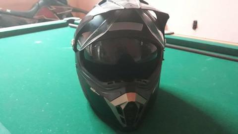 Capacete semi novo n 58