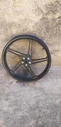 Vendo roda da van 160 dianteira