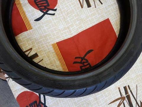 Pneu dianteiro Michelin Pilot Road 3 Usado