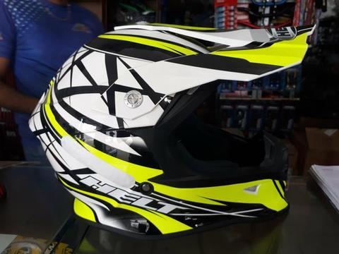 Capacete Helt sem viseira