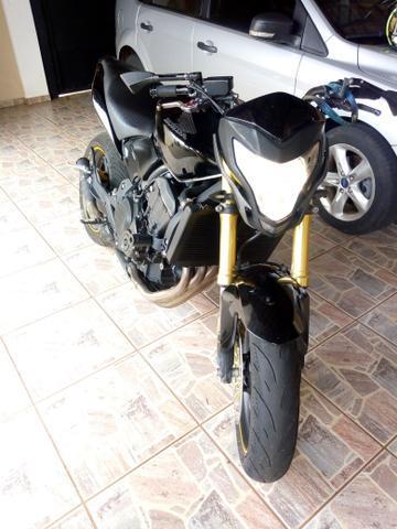 Vendo ou troco Hornet ano 11 modelo 12 - 2011