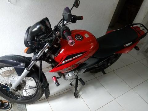 Vendo excelente Moto factro - 2014