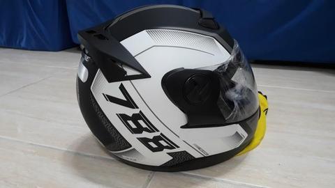 Capacete Moto