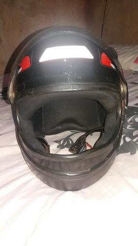 Vendo um capacete