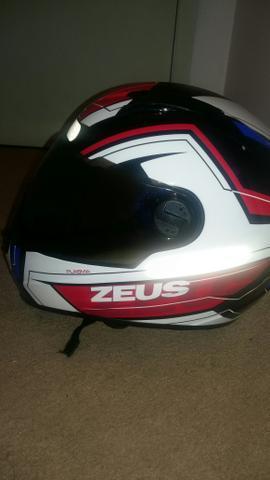 Capacete ZEUS NOVO muito bem cuidado