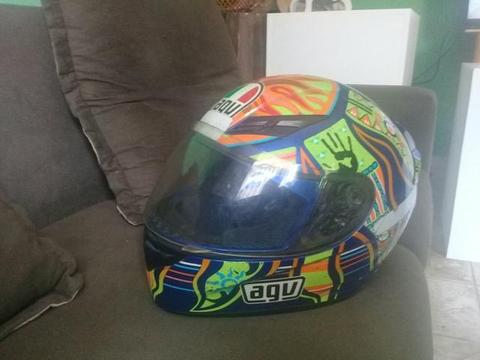 Capacete valentinno rossi