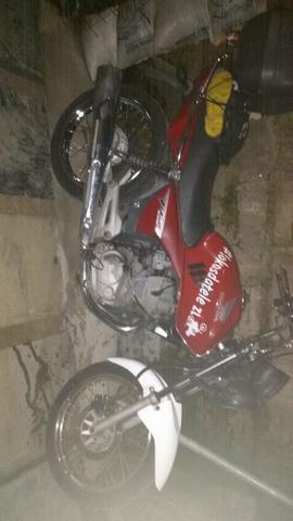 Vendo 150 ESD 2008 moto inteira não tem nada pra fazer e só anda - 2008