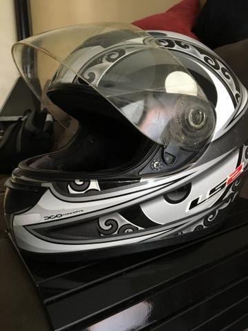 Vendo capacete LS2