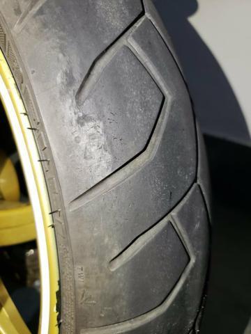 Pneu Pirelli Diablo 120/70 ótimo!