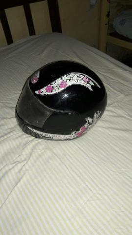 Capacete semi novo