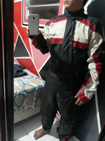 Macacão motoqueiro impermeável