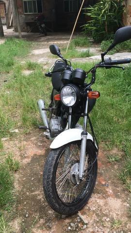 Vendo Moto TiTan 125 Aceito Ofertas Opps Só tenho o 2018 Na mão