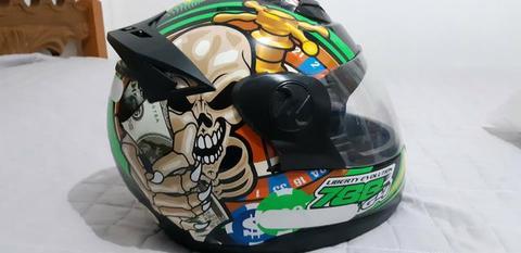 Capacete de moto desenhado