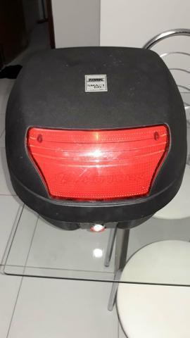 Dois bagageiros e um bau novo de factor 250