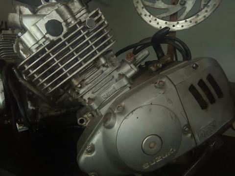 Vendo motor de SUZUKI INTRUDER 125cc