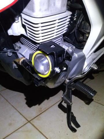 Farol auxiliar para moto