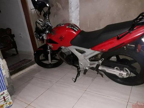 Moto tuister ano 2004 - 2004