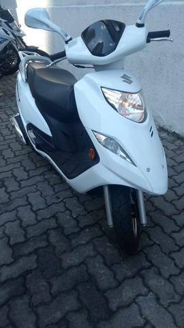 Suzuki Burgman 125 cc Unico Dono com Pneus Michelin Novos - 2016