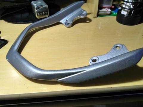 Alça de garupa da Fazer original Yamaha