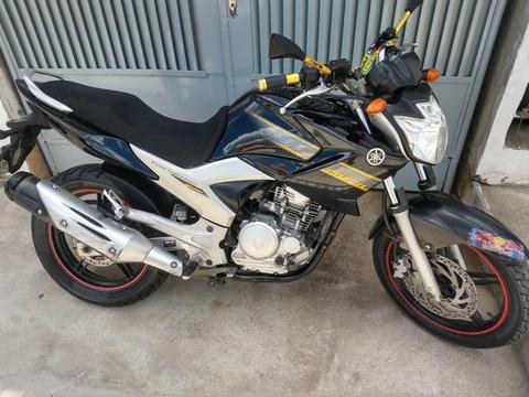 Vendo ou Troco moto Fazer (2010/2011) por Celta assima de 2002 - 2011