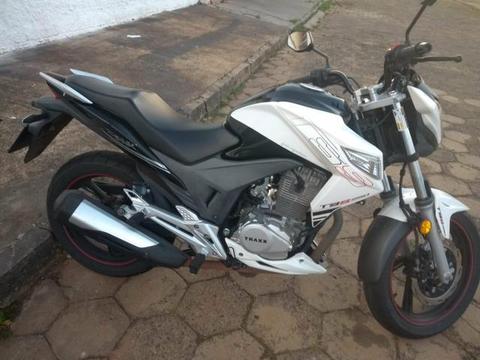 Moto lindona bastante chamativa - 2016