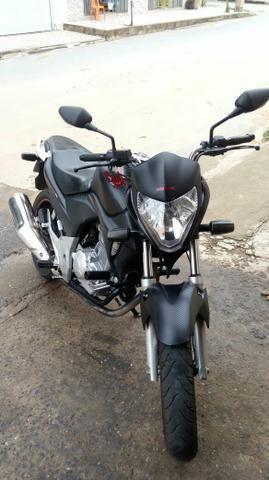 CB 300 Muito conservada - 2011