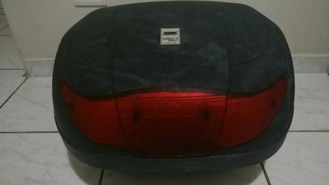 Baú tork com tranca OPORTUNIDADE