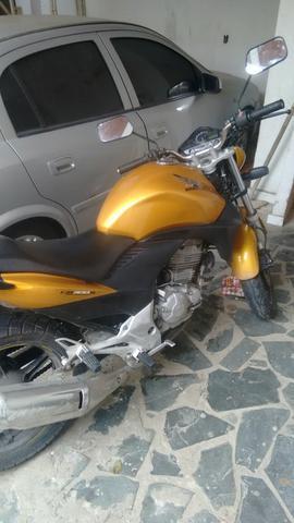 Cb 300r r$6,000 - 2010