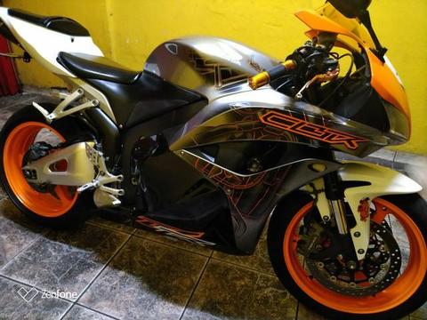 Vendo cbr600rr - 2011