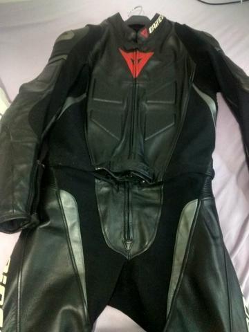 Macacão Dainese n° 50