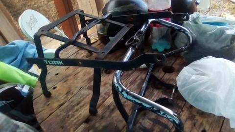 Suporte baú Honda fan 125 de 2005 a 2008