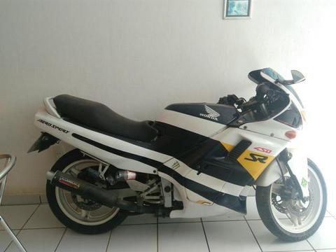 Vendo ou troco CBR 450 - 1991