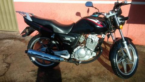 Vendo moto Suzuki Yes 125 completa - 2014