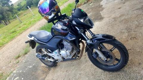 Cb 300R 2014 17mil km dificil achar com km baixa assim - 2014